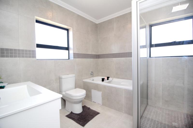 3 Bedroom Property for Sale in Fraaiuitsig Western Cape